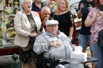 Vlaardingen 17 september 2021
Bas v Toor viert zijn 86e verjaardag . Er is een defile met Bassie en Adriaan auto's. Ook de vrouw van Bas , Coby zijn dochter Liesbeth en schoonzoon Evert waren aanwezig.