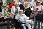 Vlaardingen 17 september 2021
Bas v Toor viert zijn 86e verjaardag . Er is een defile met Bassie en Adriaan auto's. Ook de vrouw van Bas , Coby zijn dochter Liesbeth en schoonzoon Evert waren aanwezig.