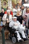 Vlaardingen 17 september 2021
Bas v Toor viert zijn 86e verjaardag . Er is een defile met Bassie en Adriaan auto's. Ook de vrouw van Bas , Coby zijn dochter Liesbeth en schoonzoon Evert waren aanwezig.