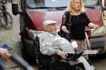 Vlaardingen 17 september 2021
Bas v Toor viert zijn 86e verjaardag . Er is een defile met Bassie en Adriaan auto's. Ook de vrouw van Bas , Coby zijn dochter Liesbeth en schoonzoon Evert waren aanwezig.