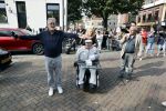 Vlaardingen 17 september 2021
Bas v Toor viert zijn 86e verjaardag . Er is een defile met Bassie en Adriaan auto's. Ook de vrouw van Bas , Coby zijn dochter Liesbeth en schoonzoon Evert waren aanwezig.
