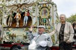 Vlaardingen 17 september 2021
Bas v Toor viert zijn 86e verjaardag . Er is een defile met Bassie en Adriaan auto's. Ook de vrouw van Bas , Coby zijn dochter Liesbeth en schoonzoon Evert waren aanwezig.