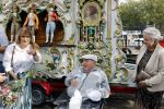 Vlaardingen 17 september 2021
Bas v Toor viert zijn 86e verjaardag . Er is een defile met Bassie en Adriaan auto's. Ook de vrouw van Bas , Coby zijn dochter Liesbeth en schoonzoon Evert waren aanwezig.