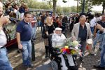 Vlaardingen 17 september 2021
Bas v Toor viert zijn 86e verjaardag . Er is een defile met Bassie en Adriaan auto's. Ook de vrouw van Bas , Coby zijn dochter Liesbeth en schoonzoon Evert waren aanwezig.