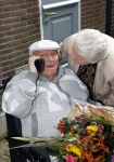 Vlaardingen 17 september 2021
Bas v Toor viert zijn 86e verjaardag . Er is een defile met Bassie en Adriaan auto's. Ook de vrouw van Bas , Coby zijn dochter Liesbeth en schoonzoon Evert waren aanwezig.