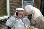 Vlaardingen 17 september 2021
Bas v Toor viert zijn 86e verjaardag . Er is een defile met Bassie en Adriaan auto's. Ook de vrouw van Bas , Coby zijn dochter Liesbeth en schoonzoon Evert waren aanwezig.