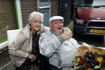 Vlaardingen 17 september 2021
Bas v Toor viert zijn 86e verjaardag . Er is een defile met Bassie en Adriaan auto's. Ook de vrouw van Bas , Coby zijn dochter Liesbeth en schoonzoon Evert waren aanwezig.