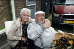Vlaardingen 17 september 2021
Bas v Toor viert zijn 86e verjaardag . Er is een defile met Bassie en Adriaan auto's. Ook de vrouw van Bas , Coby zijn dochter Liesbeth en schoonzoon Evert waren aanwezig.