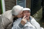 Vlaardingen 17 september 2021
Bas v Toor viert zijn 86e verjaardag . Er is een defile met Bassie en Adriaan auto's. Ook de vrouw van Bas , Coby zijn dochter Liesbeth en schoonzoon Evert waren aanwezig.