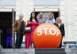 Amsterdam 2 september 2021
Aftrap van Stoptober bij Vondel CS.
Aanwezig Patricia PaaY Hans Klok Bill v Dijk  Louisa en Rowan en Patrick Martens .