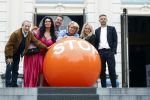 Amsterdam 2 september 2021
Aftrap van Stoptober bij Vondel CS.
Aanwezig Patricia PaaY Hans Klok Bill v Dijk  Louisa en Rowan en Patrick Martens .