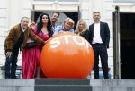 Amsterdam 2 september 2021
Aftrap van Stoptober bij Vondel CS.
Aanwezig Patricia PaaY Hans Klok Bill v Dijk  Louisa en Rowan en Patrick Martens .