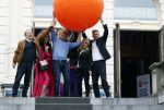 Amsterdam 2 september 2021
Aftrap van Stoptober bij Vondel CS.
Aanwezig Patricia PaaY Hans Klok Bill v Dijk  Louisa en Rowan en Patrick Martens .