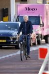 Amsterdam 4 oktober 2021
Bob Sikkes op zijn fiets in Amsterdam zuid.