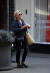 Amsterdam 17 september 2021
Caroline Tensen  doet boodschappen op de cornelis schuytstraat