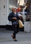Amsterdam 17 september 2021
Caroline Tensen  doet boodschappen op de cornelis schuytstraat