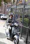 Amsterdam 11 oktober 2021
Presentatie fit platform van Antje Monteiro fit at home health & lifestyle. Chimene v Oosterhout en tanja Jess kwamen op vespa scooter