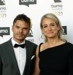 Amsterdam 20 september 2021
Buma awards in Bimhuis in Amsterdam.
Dionne Stax kwam met haar vriend Steven Jansen van Lucasandsteve mee. Lucas de Wert  was met zijn vrouw Evelien .