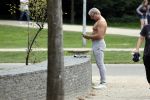 Amsterdam 6 september 2021
Dries Roelvink aan het trainen in het vondelpark.
Ook gaat hij met fans op de foto
