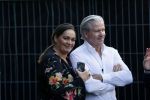 Amsterdam 20 september 2021
Opnames commercial met Dries Roelvink voor de deur bij Oger. Ook zijn vrouw Honoria en manager Frank Wisse zijn erbij . Dries rijdt met zijn biro CCCC schade tegen een bloembak.