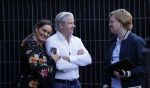 Amsterdam 20 september 2021
Opnames commercial met Dries Roelvink voor de deur bij Oger. Ook zijn vrouw Honoria en manager Frank Wisse zijn erbij . Dries rijdt met zijn biro CCCC schade tegen een bloembak.