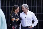 Amsterdam 20 september 2021
Opnames commercial met Dries Roelvink voor de deur bij Oger. Ook zijn vrouw Honoria en manager Frank Wisse zijn erbij . Dries rijdt met zijn biro CCCC schade tegen een bloembak.