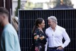 Amsterdam 20 september 2021
Opnames commercial met Dries Roelvink voor de deur bij Oger. Ook zijn vrouw Honoria en manager Frank Wisse zijn erbij . Dries rijdt met zijn biro CCCC schade tegen een bloembak.