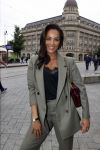 Amsterdam 23 september 2021
Rose Bertram onthult de cover van Fabulous Mama met zichzelf op de cover bij Cafe de Waard. Dyantha Brooks