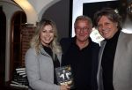 Volendam 12 oktober 2021
Boekpresentatie Jan Keizer bij Hotel Spaander in Volendam . Alle oude bendleden van BZN zijn aanwezig zoals Annie Schilder Carola Smit Jan Tuijp Jack Veerman Thomas Tol Dick Plat . Edwin v Hoevelaak kwam met zijn vriendin Natasja Poels