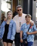Amsterdam 18 september 2021
Emile Ratelband met zijn kinderen Emilio en Royce op de PC Hooftstraat