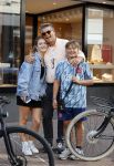 Amsterdam 18 september 2021
Emile Ratelband met zijn kinderen Emilio en Royce op de PC Hooftstraat