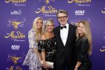 Scheveningen 26 september 2021
Premiere Aladdin in het circustheater. Erik de Zwart met vrouw en dochters