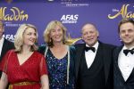 Scheveningen 26 september 2021
Premiere Aladdin in het circustheater. Erik v Muiswinkel met vrouw en kinderen