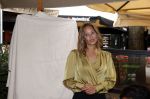 Amsterdam 23 september 2021
Rose Bertram onthult de cover van Fabulous Mama met zichzelf op de cover bij Cafe de Waard