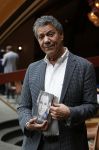 Amsterdam 30 september 2021
Boekpresentatie Jos Brink in Carre . Frank Sanders ontvangt het eerste boek uit handen van de schrijver Tom v d Oetelaar.