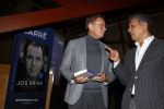 Amsterdam 30 september 2021
Boekpresentatie Jos Brink in Carre . Frank Sanders ontvangt het eerste boek uit handen van de schrijver Tom v d Oetelaar.