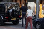 Amsterdam 4 september 2021
Gerald Roethof heeft een meisje aangereden die op de fiets reed . Het ongeluk gebeurde op de beethovenstraat. Daarna kwam zijn vriendin, Anna Sara Prins kwam naar hem toe.