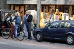 Amsterdam 4 september 2021
Gerald Roethof heeft een meisje aangereden die op de fiets reed . Het ongeluk gebeurde op de beethovenstraat. Daarna kwam zijn vriendin, Anna Sara Prins kwam naar hem toe.