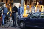 Amsterdam 4 september 2021
Gerald Roethof heeft een meisje aangereden die op de fiets reed . Het ongeluk gebeurde op de beethovenstraat. Daarna kwam zijn vriendin, Anna Sara Prins kwam naar hem toe.