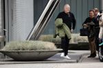 Schiphol 17 oktober 2021
Gordon gaat emigreren naar Dubai en vertrekt vanag Schiphol met div vrienden. Oa Patrick Kathy zijn manager Nathalie  Moser en vriend Jeffrey de Visser gaan met hem mee