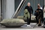 Schiphol 17 oktober 2021
Gordon gaat emigreren naar Dubai en vertrekt vanag Schiphol met div vrienden. Oa Patrick Kathy zijn manager Nathalie  Moser en vriend Jeffrey de Visser gaan met hem mee