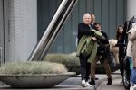 Schiphol 17 oktober 2021
Gordon gaat emigreren naar Dubai en vertrekt vanag Schiphol met div vrienden. Oa Patrick Kathy zijn manager Nathalie  Moser en vriend Jeffrey de Visser gaan met hem mee