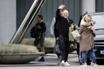 Schiphol 17 oktober 2021
Gordon gaat emigreren naar Dubai en vertrekt vanag Schiphol met div vrienden. Oa Patrick Kathy zijn manager Nathalie  Moser en vriend Jeffrey de Visser gaan met hem mee