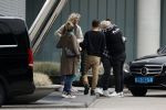 Schiphol 17 oktober 2021
Gordon gaat emigreren naar Dubai en vertrekt vanag Schiphol met div vrienden. Oa Patrick Kathy zijn manager Nathalie  Moser en vriend Jeffrey de Visser gaan met hem mee