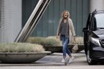 Schiphol 17 oktober 2021
Gordon gaat emigreren naar Dubai en vertrekt vanag Schiphol met div vrienden. Oa Patrick Kathy zijn manager Nathalie  Moser en vriend Jeffrey de Visser gaan met hem mee