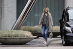Schiphol 17 oktober 2021
Gordon gaat emigreren naar Dubai en vertrekt vanag Schiphol met div vrienden. Oa Patrick Kathy zijn manager Nathalie  Moser en vriend Jeffrey de Visser gaan met hem mee