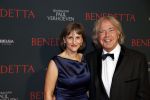 Amsterdam 12 oktober 2021
Premiere Benedetta  in Tuschinski. paul Verhoeven is de regisseur. Govert de Roos met een vriendin