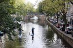Amsterdam 11 oktober 2021
Twee mannen met Sub op grachten van Amsterdam