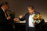 Utrecht 10 oktober 2021
Hans Kazan krijgt de Fred Kaps award.
Zijn vrouw Wendy en zoon Steven Kazan