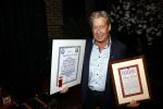 Utrecht 10 oktober 2021
Hans Kazan krijgt de Fred Kaps award.
Zijn vrouw Wendy en zoon Steven Kazan